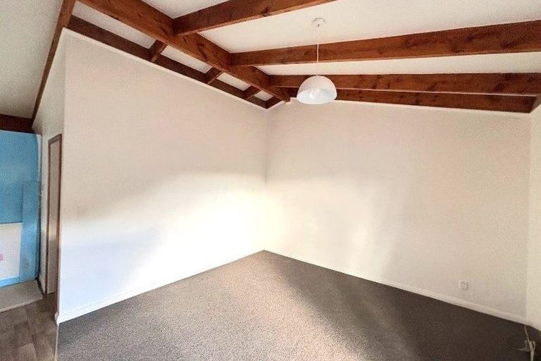 Photo of property in 17 Hookway Grove, Paraparaumu, 5032