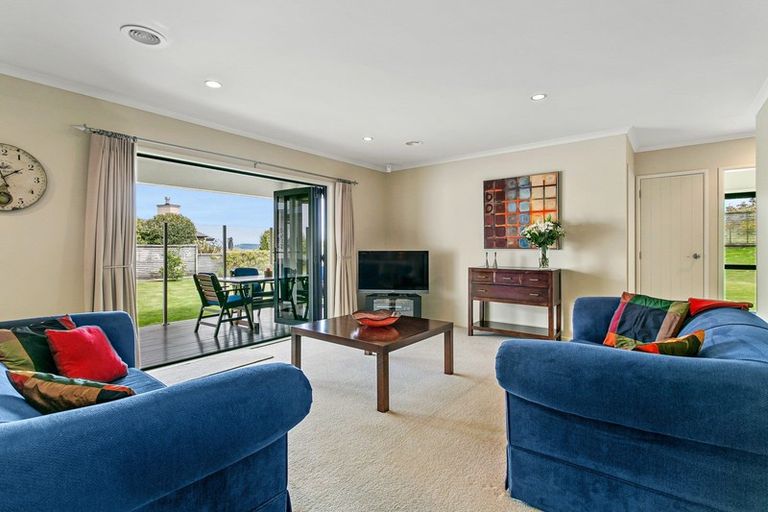 Photo of property in 6 Carpentras Way, Nukuhau, Taupo, 3330