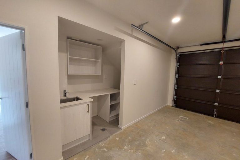 Photo of property in 3d Datura Place, Sunnynook, Auckland, 0620