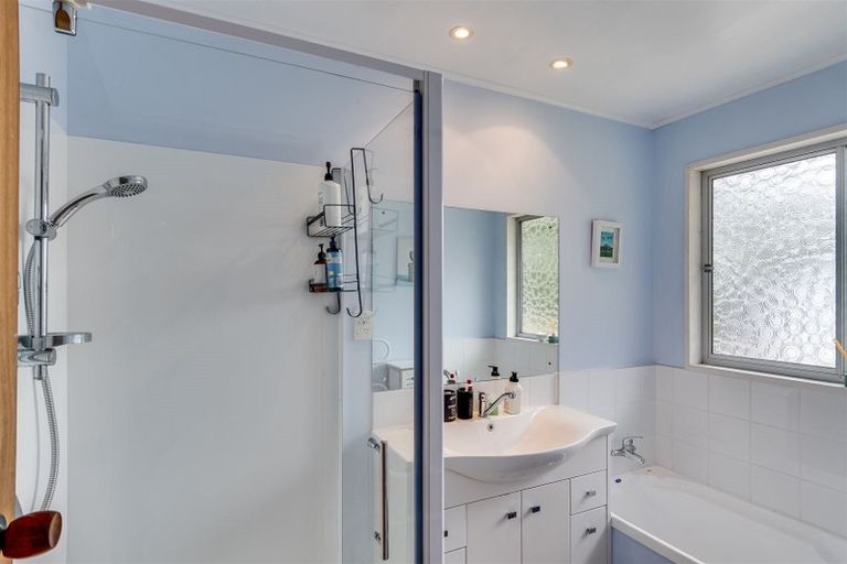 Photo of property in 2 O'connell Road, Bay View, Napier, 4104