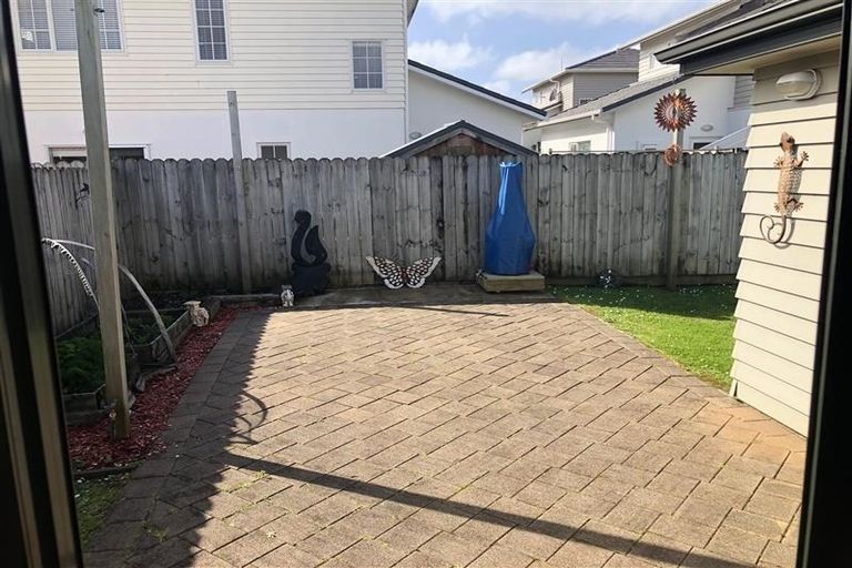 Photo of property in 12 Peachstone Lane, Henderson, Auckland, 0612