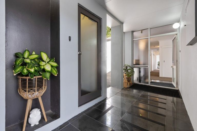 Photo of property in 21a Birdwood Avenue, Moturoa, New Plymouth, 4310