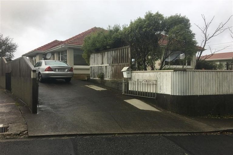 Photo of property in 45 Pekanga Road, Normandale, Lower Hutt, 5010