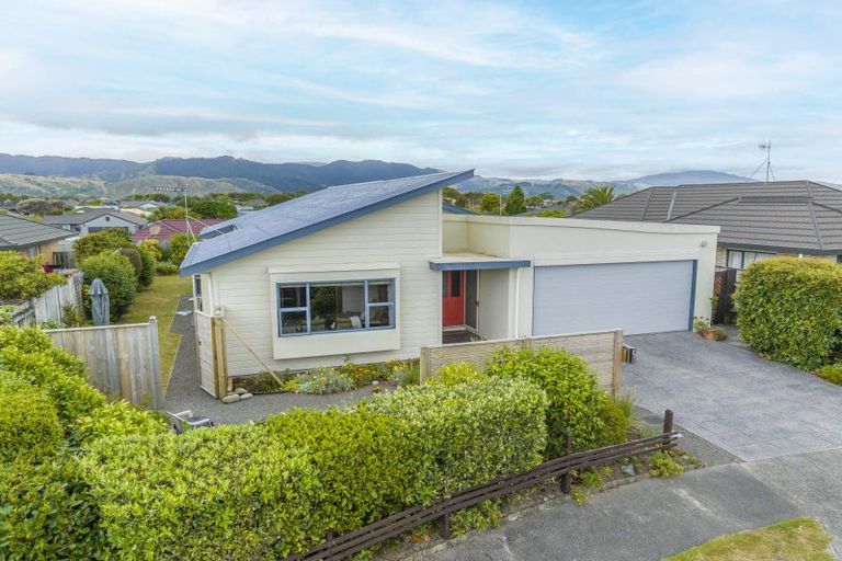 Photo of property in 16 San Vito Place, Paraparaumu Beach, Paraparaumu, 5032