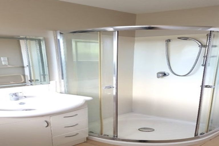 Photo of property in 2/13 Bowen Street, Upper Riccarton, Christchurch, 8041