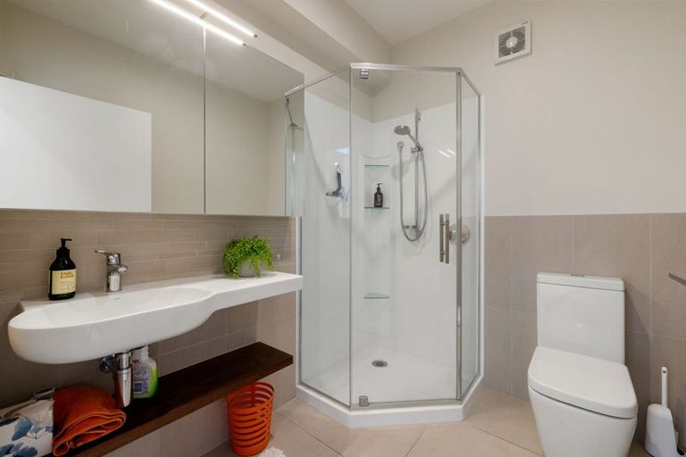 Photo of property in 142 Lake Crescent, Hamilton Lake, Hamilton, 3204