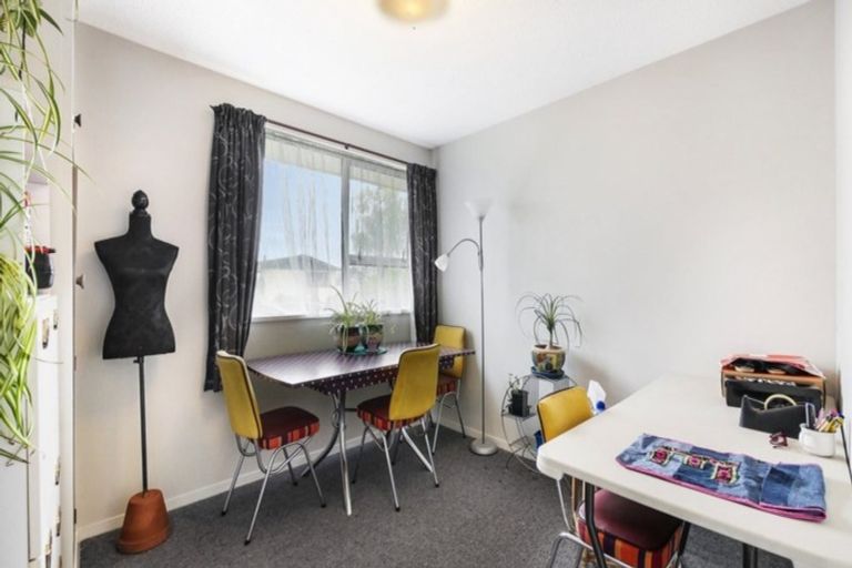 Photo of property in 1/11 Chipping Lane, Redwood, Christchurch, 8051