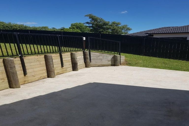 Photo of property in 28 Wautaiti Drive, Riverhead, 0820