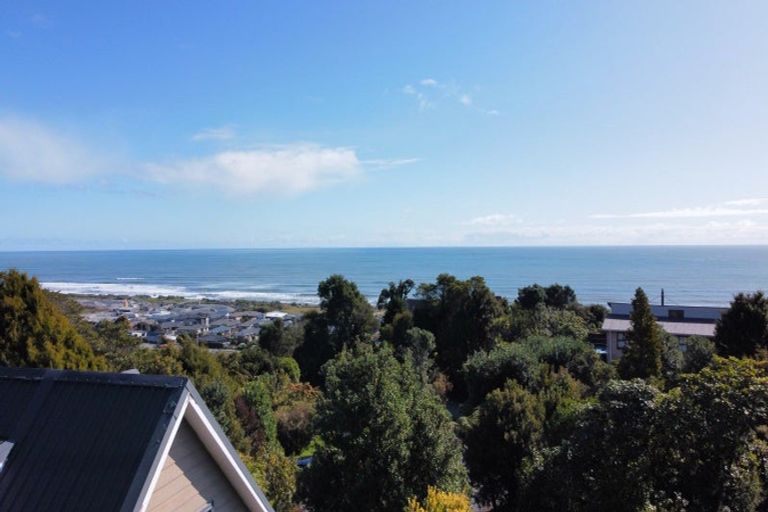 Photo of property in 30 Stanton Crescent, Karoro, Greymouth, 7805
