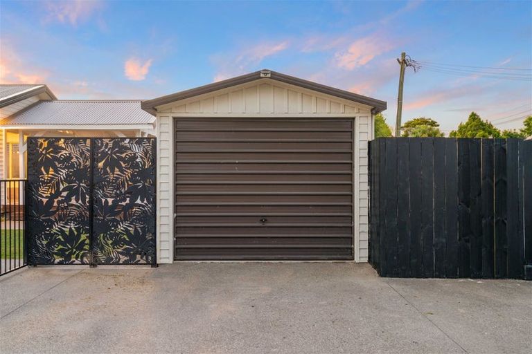 Photo of property in 10 Factory Road, Belfast, Christchurch, 8051