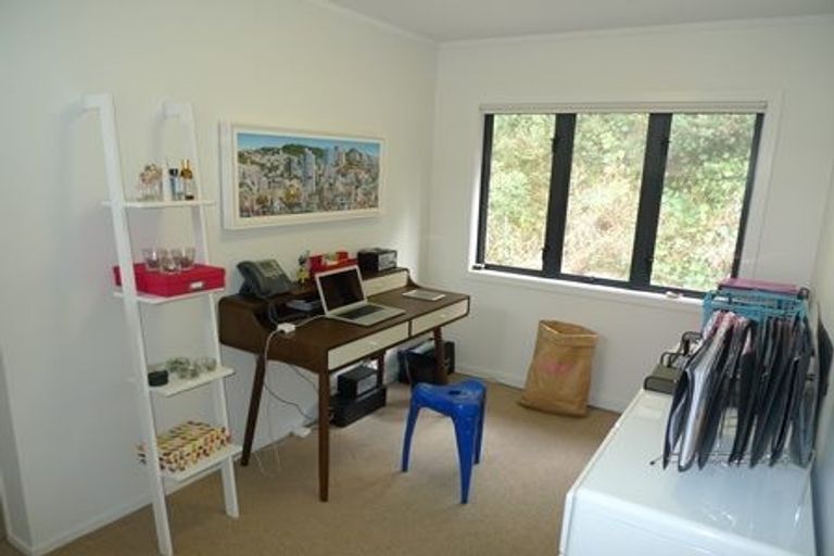 Photo of property in 15 Cavalry Close, Crofton Downs, Wellington, 6035