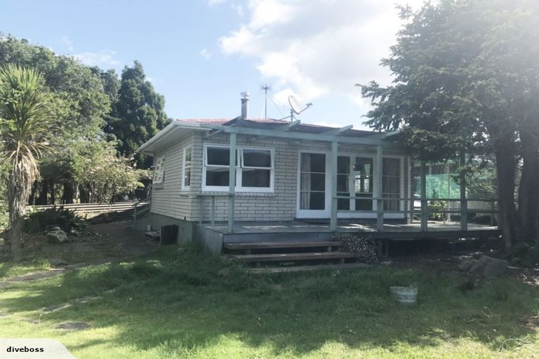 Photo of property in 6 Coleman Avenue, Herald Island, Auckland, 0618