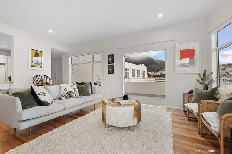 Photo of property in Hobson Flats, 10/1 Hobson Street, Pipitea, Wellington, 6011
