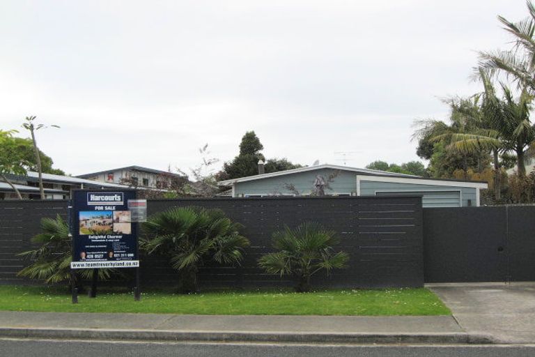 Photo of property in 75 Ladies Mile, Manly, Whangaparaoa, 0930