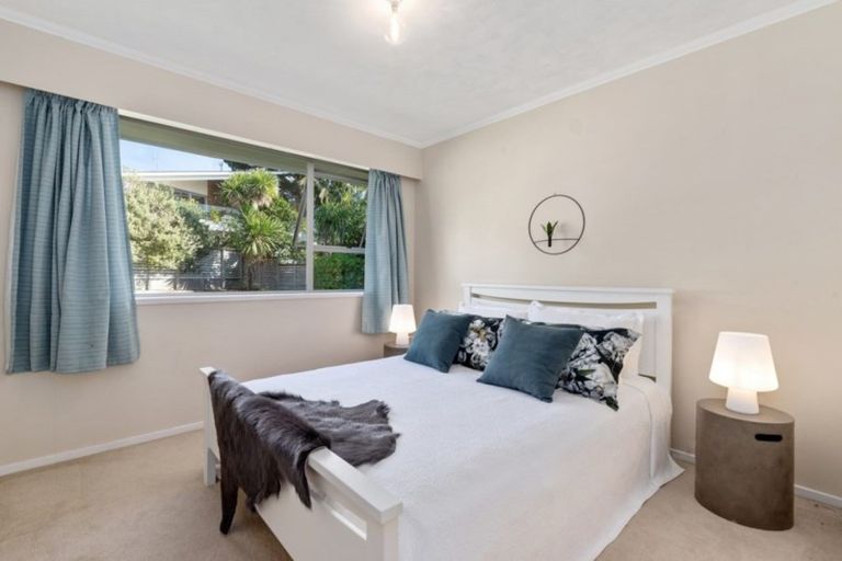 Photo of property in 4 Prestige Place, Castor Bay, Auckland, 0620