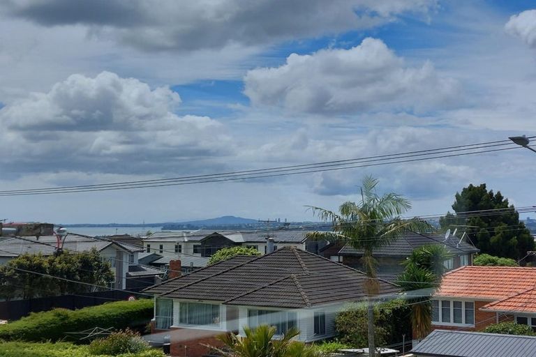 Photo of property in 1/58 Te Atatu Road, Te Atatu South, Auckland, 0610