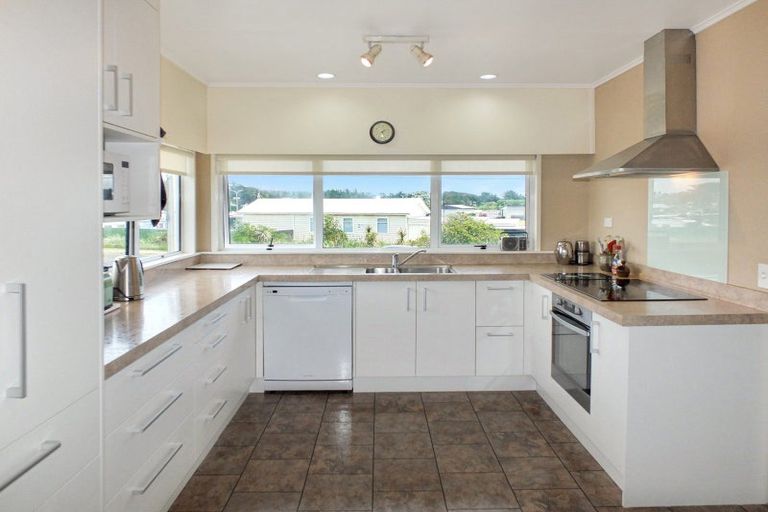 Photo of property in 31 Nash Parade, Foxton Beach, Foxton, 4815