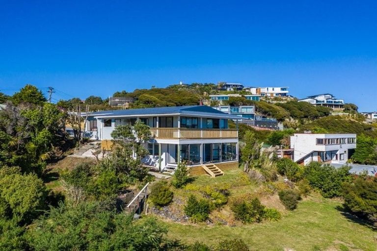 Photo of property in 20a Kahu Road, Paremata, Porirua, 5024