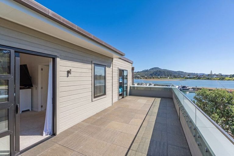 Photo of property in 16/6 The Marina, Tairua, 3508