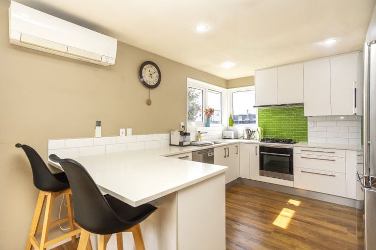 Photo of property in 1 Rosefield Lane, Northcote, Christchurch, 8052