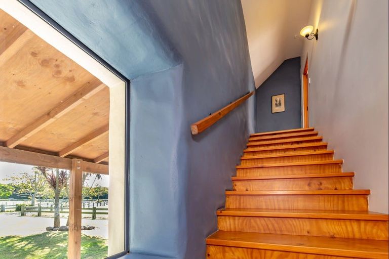 Photo of property in 100 Waihou Road, Levin, 5571