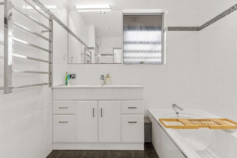 Photo of property in 28 Hodgkins Street, Pukehangi, Rotorua, 3015