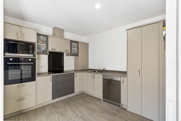 Photo of property in 1/236 Grahams Road, Burnside, Christchurch, 8053