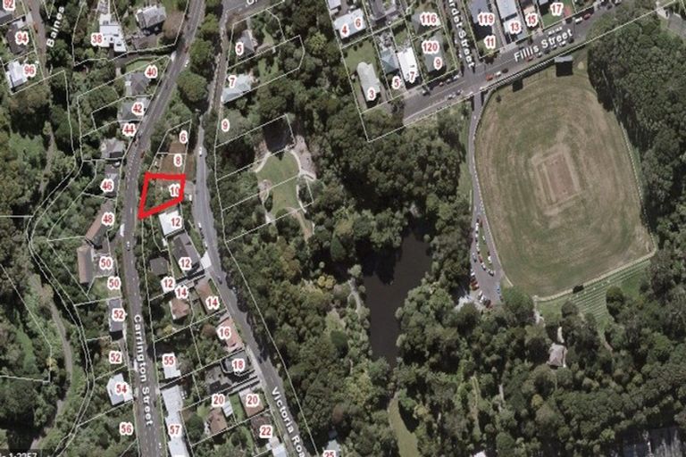 Photo of property in 10 Victoria Road, New Plymouth, 4310