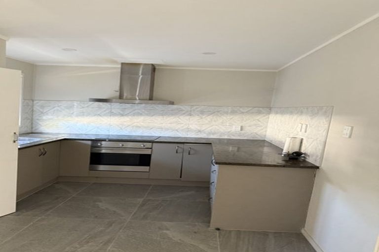 Photo of property in 19 Ribblesdale Road, Henderson, Auckland, 0612