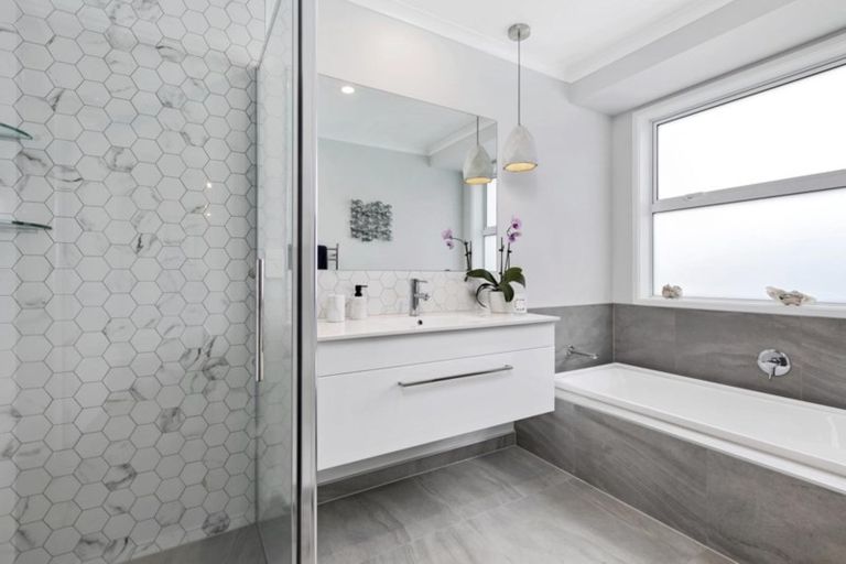 Photo of property in 17 Drabble Crescent, Papamoa Beach, Papamoa, 3118