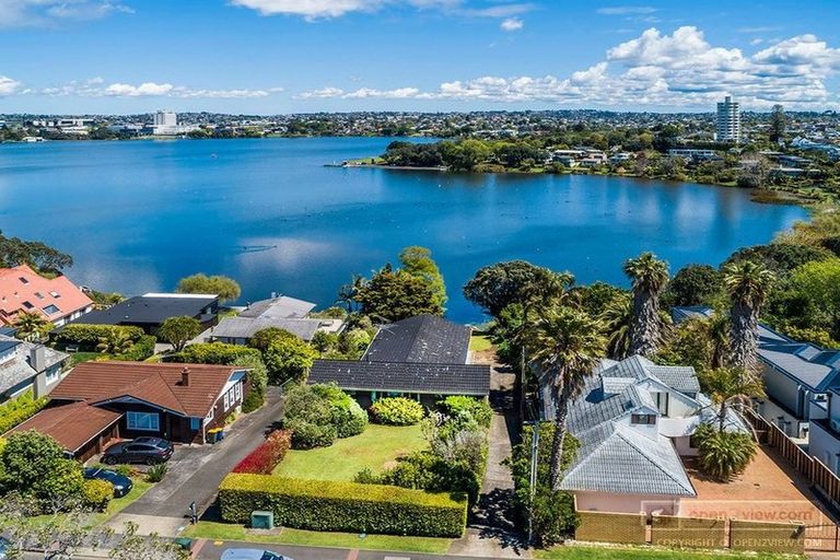 Photo of property in 310 Hurstmere Road, Takapuna, Auckland, 0622