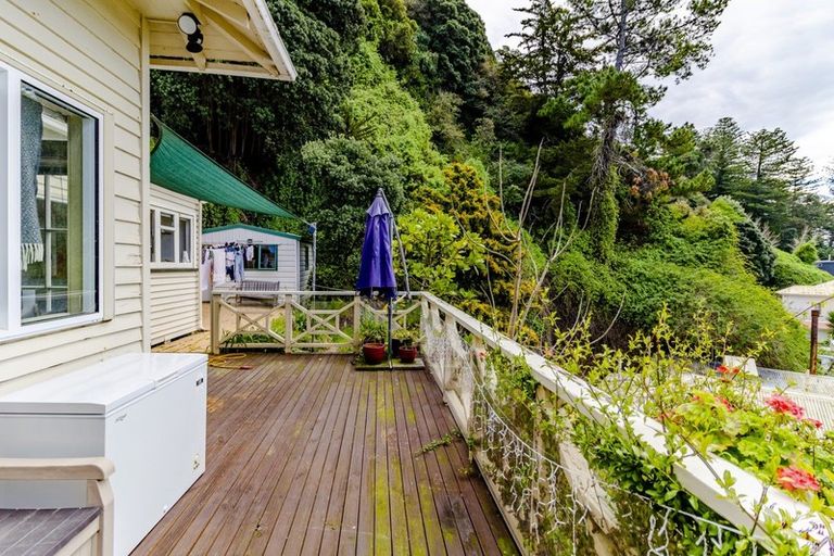 Photo of property in 6 Seaview Terrace, Bluff Hill, Napier, 4110