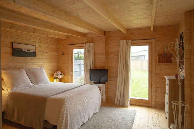 Photo of property in 11 Amelia Street, Woodville, 4920