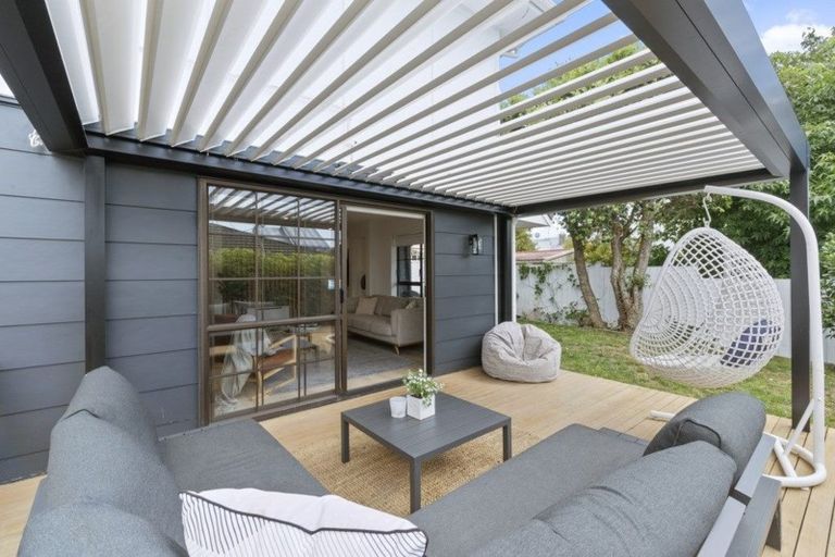 Photo of property in 2/1 Bruce Street, Northcote Point, Auckland, 0627