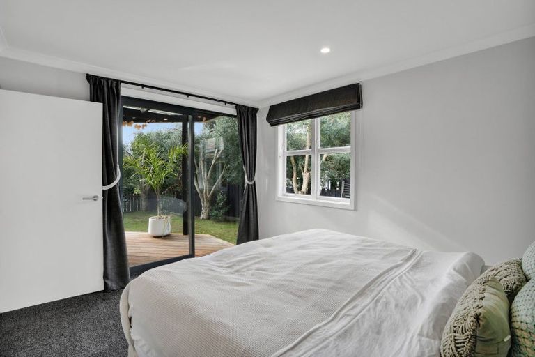 Photo of property in 15 Bracken Street, New Plymouth, 4310