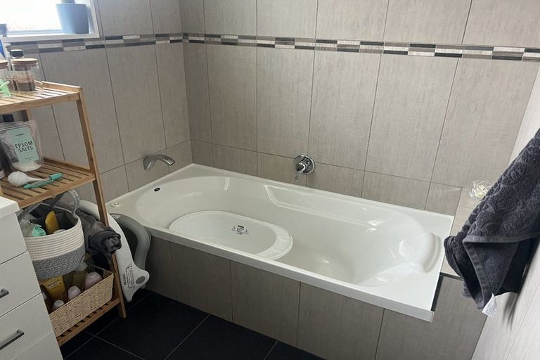 Photo of property in 160 Bartholomew Road, Levin, 5510