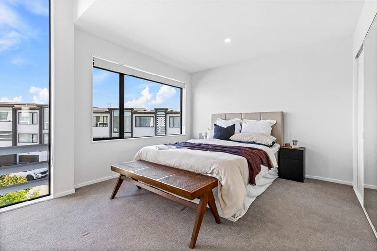 Photo of property in 18 Memorial Park Lane, Hobsonville, Auckland, 0618