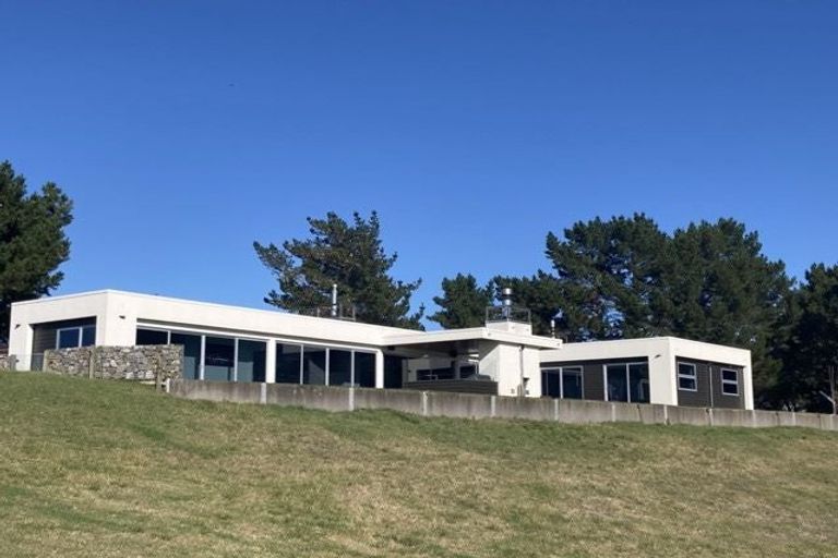 Photo of property in 1122 Rangiotu Road, Rangiotu, Palmerston North, 4477