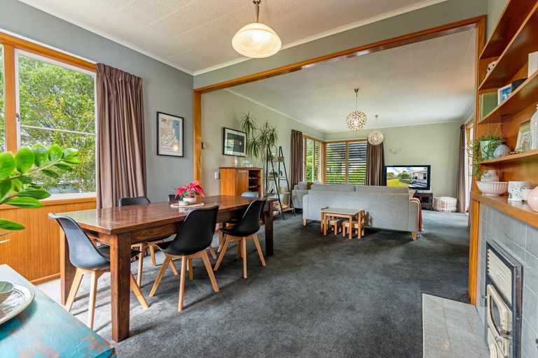 Photo of property in 97 Rangiora Avenue, Roslyn, Palmerston North, 4414