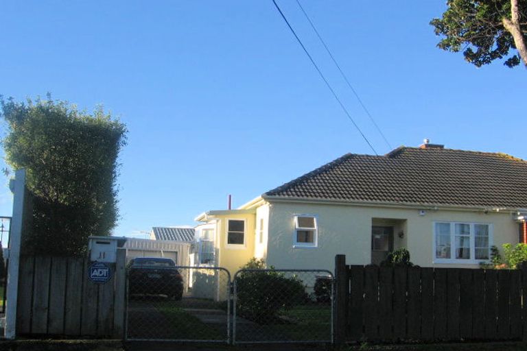 Photo of property in 11 Guthrie Street, Waterloo, Lower Hutt, 5011