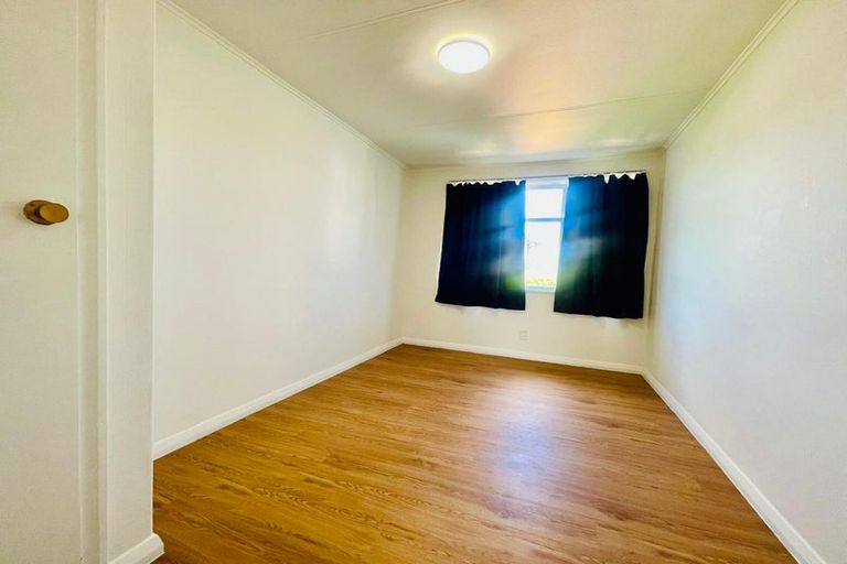 Photo of property in 18 Arimu Road, Papakura, 2110