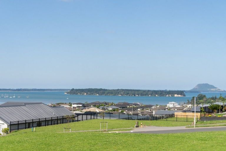 Photo of property in 8 Kuaka Rise, Omokoroa, 3114