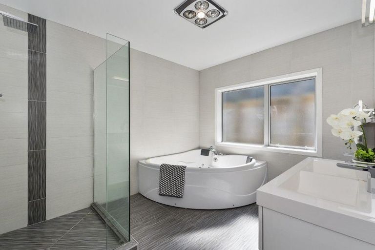 Photo of property in 11 Castleton Way, Flagstaff, Hamilton, 3210