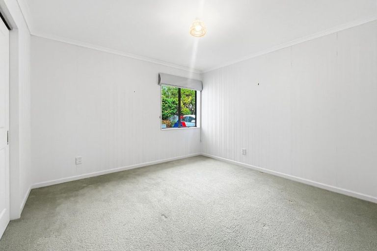 Photo of property in 2 The Glen, Hokowhitu, Palmerston North, 4410