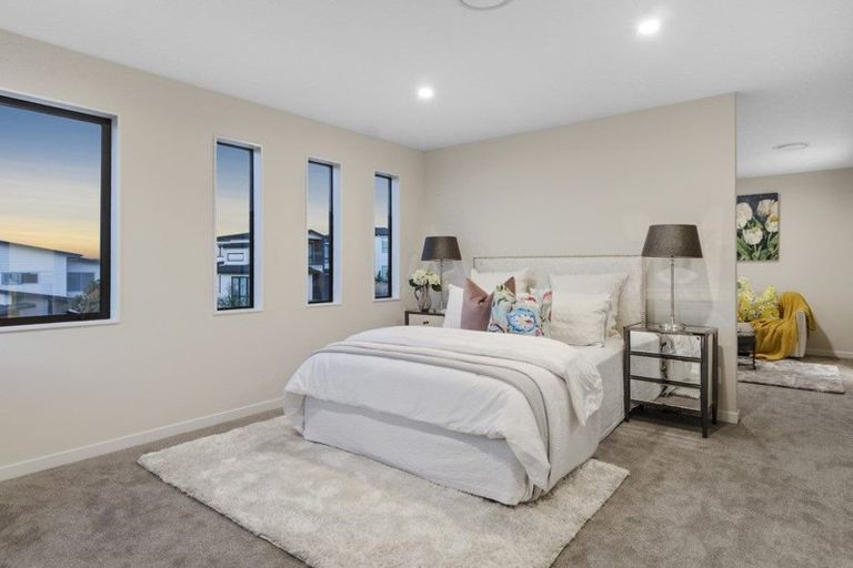 Photo of property in 32 Bounty Road, Long Bay, Auckland, 0630