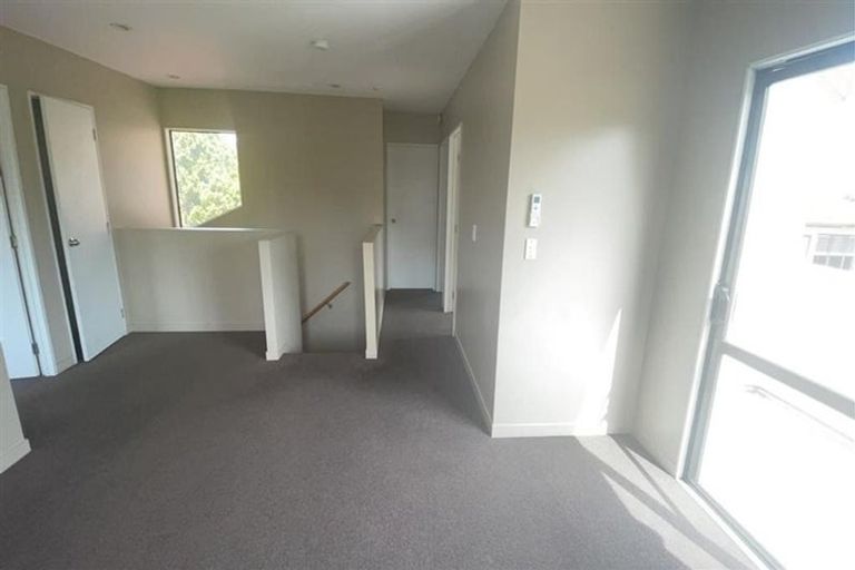 Photo of property in 7 Pistachio Place, Goodwood Heights, Auckland, 2105