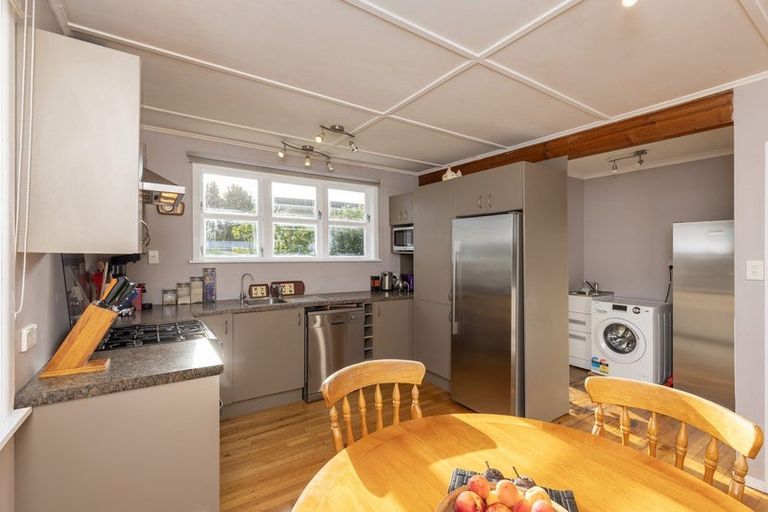 Photo of property in 4 Brazier Grove, Paraparaumu, 5032