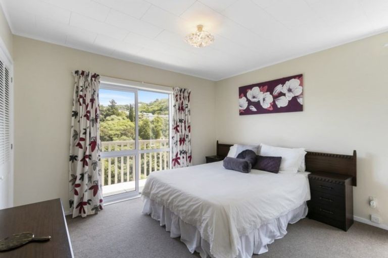 Photo of property in 84 Dowse Drive, Maungaraki, Lower Hutt, 5010