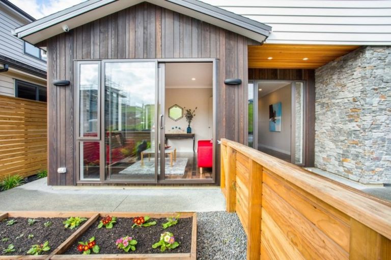 Photo of property in 17 Tawatawa Street, Long Bay, Auckland, 0630