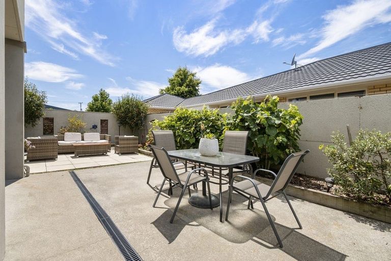 Photo of property in 55 Royal Oak Drive, Kelvin Grove, Palmerston North, 4414